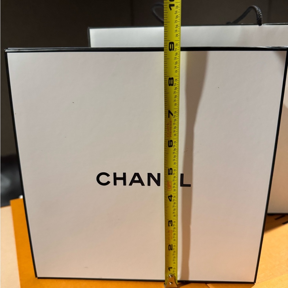 Chanel gift box and gift bag - Picture 9 of 9